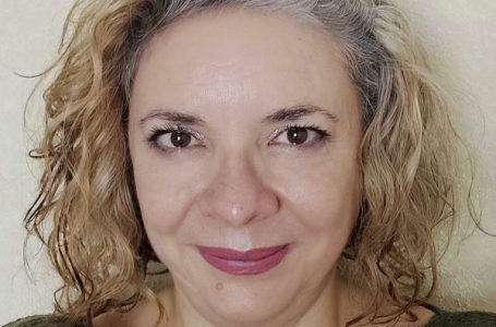 «Cantar tiene efectos físicos, neuronales y emocionales», dice Pilar Lirio, doctora en Fonética Clínica y miembro de www.medicoslibres.com