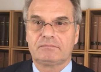 El famoso abogado alemán Reiner Fuellmich ha sido encarcelado acusado de apropiarse de 700.000 euros de la disidencia