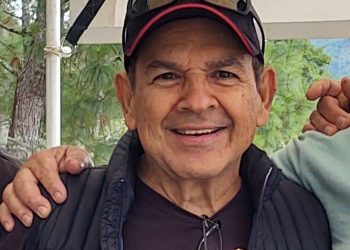 “Tenía una inflamación prostática que se convirtió en turbo cáncer. En 6 semanas tenía invadido mi columna vertebral, mis fémures, mi cadera, y todo el abdomen. Mis colegas me dieron 5 o 6 días de vida”, confiesa el doctor Noel Rodrigues