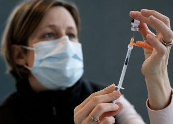 VEEDURÍA POR LA VERDAD DE COLOMBIA SIENTA A PFIZER EN EL BANQUILLO DE LOS ACUSADOS.