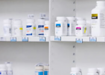 VEMOS LOS CONTRATOS SUSCRITOS ENTRE ECUADOR Y MULTINACIONALES FARMACÉUTICAS, SON 5000 PÁGINAS, A MUCHAS DE LAS CUALES SE PUEDE ACCEDER DESDE AQUÍ