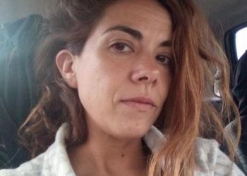 “En AstraZeneca en un solo vial encontramos hasta 54 elementos químicos no declarados», señala la biotecnóloga Lorena Diblasi