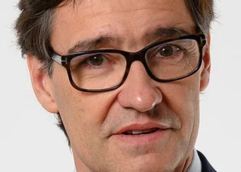 “Si Salvador Illa se hubiera vacunado es muy fácil decir – Me vacuné, en tal sitio a tal hora, demostrándolo -, y se acaba toda la polémica”, plantea el doctor Miguel García Báez