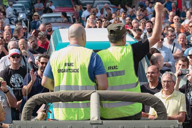 “Hay que conseguir un transporte público más eficiente, más rápido. Es inhumano meterse 2 horas más de transporte para llegar a casa tras 8 de trabajo”, plantea Mónica Xufré, líder de ASOCPARC