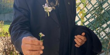 Hace 4 años, su médico le dijo a Emilia Comajuan que “o se operaba de un cáncer de vejiga o moría”. Decidió no operarse y buscar alternativas.