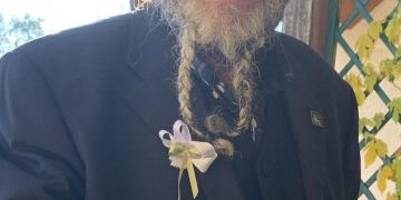 Hace 4 años, su médico le dijo a Emilia Comajuan que “o se operaba de un cáncer de vejiga o moría”. Decidió no operarse y buscar alternativas.