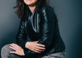 “Bruce Chatwin dedicó su vida y obra a responder por qué viajamos, por qué no nos quedamos en casa”, plantea su biógrafa, Isabel López