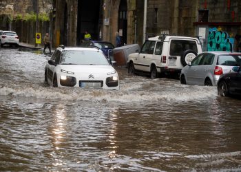 “Hay cantidades de agua muy superiores registradas en España en anteriores gotas frías”, asegura el profesor universitario Javier del Valle.