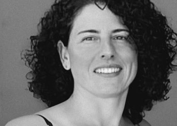 “El SARS COV 2 es un virus quimera porque está hecho con secuencias de distintas especies y fue fabricado en un laboratorio”, explica la bióloga Nayra Txasko