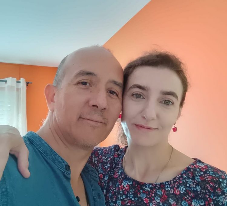 “El trasplante de células madre es lo que más ha funcionado, con los tratamientos la niña tiene comunicación autónoma», aclaran Diana y Ramiro, padres de Valeria, una niña que presenta un cuadro autista.