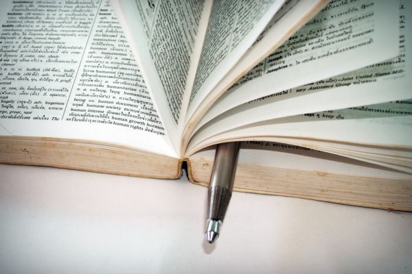 Cómo la traducción automática está cambiando la industria: ¿Cuándo utilizarla y cuándo evitarla?