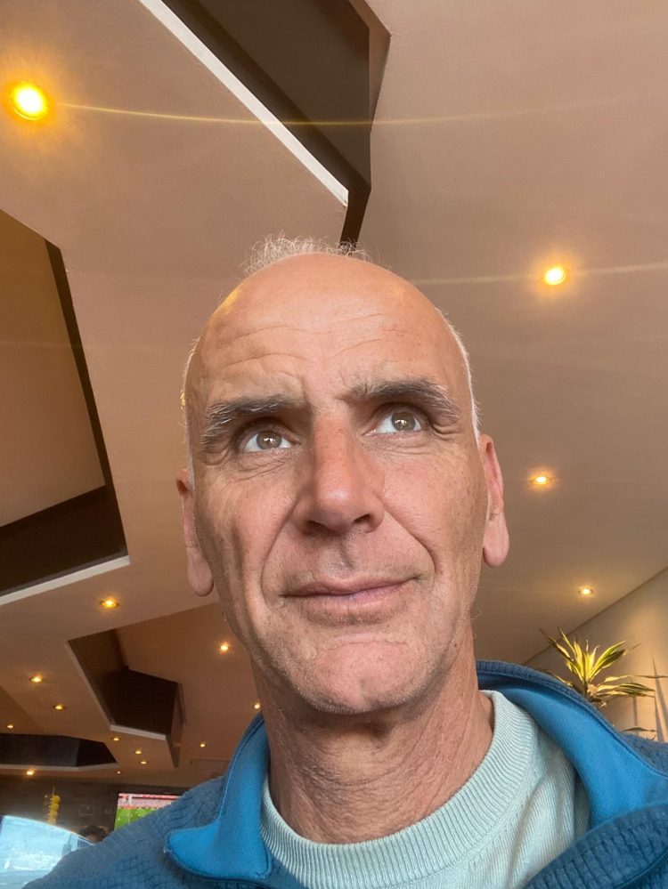 “Que me muestren los estudios de vacunados frente a no vacunados para ver para qué han servido las vacunas”, plantea Isidro Fuentes, biólogo molecular