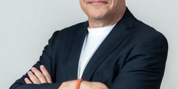“La mortalidad por COVID en mi hospital era de 4.4 por ciento cuando en el resto de Estados Unidos estaba entre el 25 y el 40 por ciento”, declara el doctor Joseph Varon