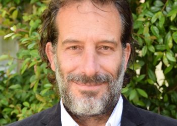 “Las personas sometidas a estos experimentos transgénicos pueden donar sangre contaminando todos los bancos de sangre del mundo”