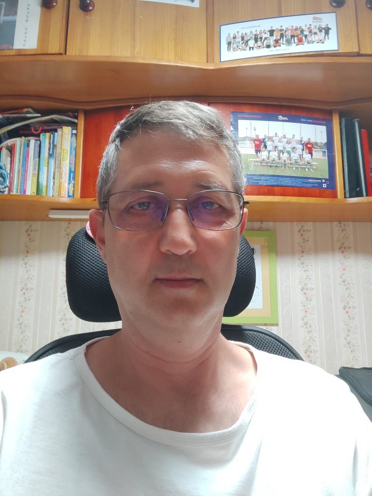 «La baliza de los coches es absolutamente inútil», plantea Mariano Vallejo, de AVARM