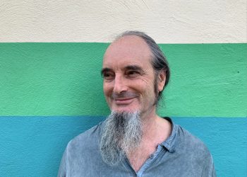 “El inicio de todas las enfermedades está en una inflamación intestinal que puede somatizarse 10 o 15 años después en el órgano más débil que tengas” asegura Luis Lázaro, director del laboratorio Microviver.