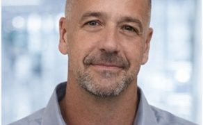 2.- «Los pilotos aéreos están sometidos a radicaciones solares de una intensidad brutal», advierte el doctor Fernando Guillén