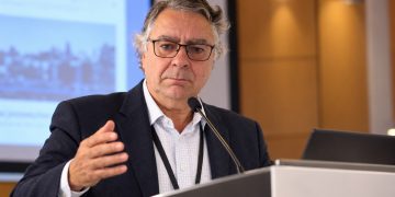 NO CAMBIEMOS SOLO DE CONDUCTOR. CAMBIEMOS DE DIRECCIÓN
