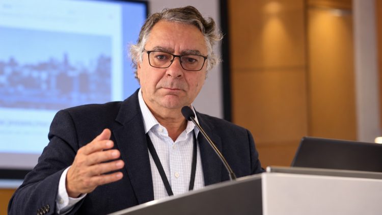 NO CAMBIEMOS SOLO DE CONDUCTOR. CAMBIEMOS DE DIRECCIÓN